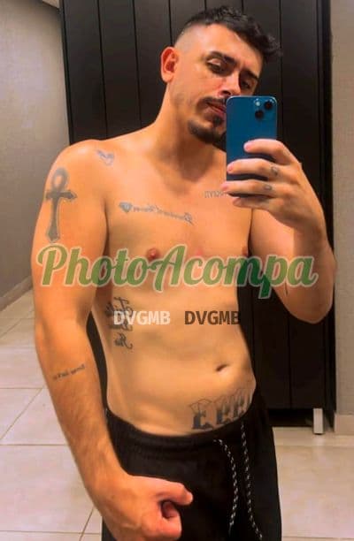 Foto 2: Acompanhante masculino em Nova Iguaçu — beijo na boca, Victor