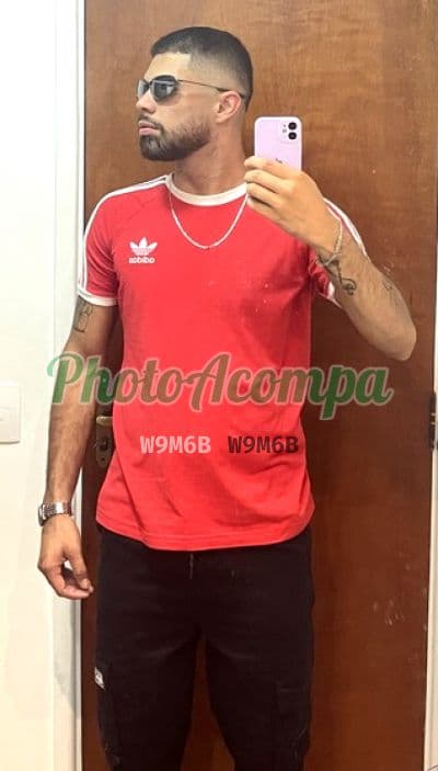Acompanhante masculino em Florianópolis — beijo na boca, foto 4 de Vinícius
