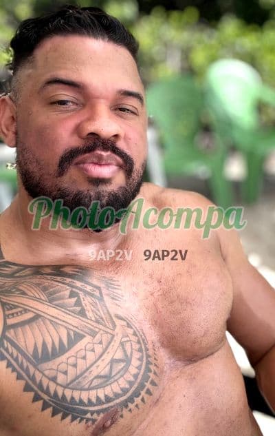 Acompanhante masculino em Recife com beijo na boca (2) — Vittor