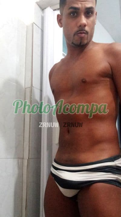 Acompanhante masculino em Rio de Janeiro com beijo grego (2) — Wallace