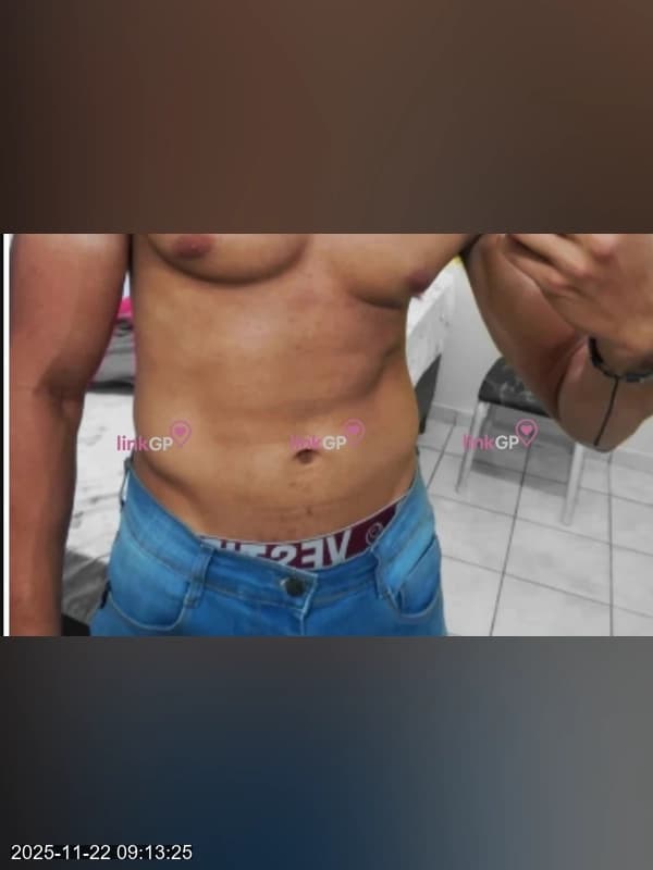 Acompanhante masculino olhos castanhos em Goiânia
