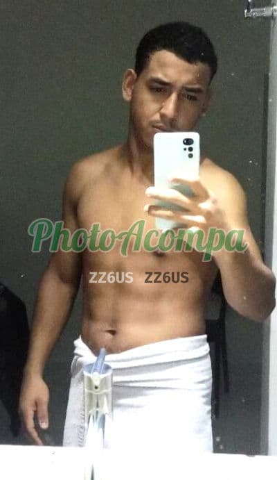 Acompanhante masculino em São Paulo com beijo na boca (2) — Yuri