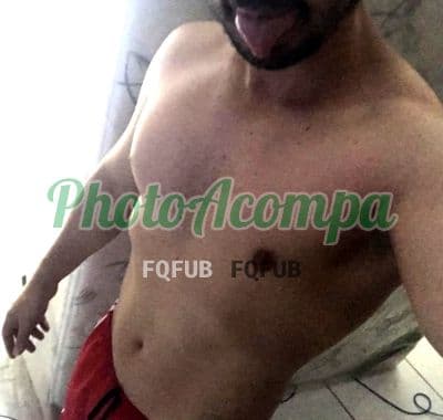 Acompanhante masculino em Guarujá com beijo na boca (2) — Yuri