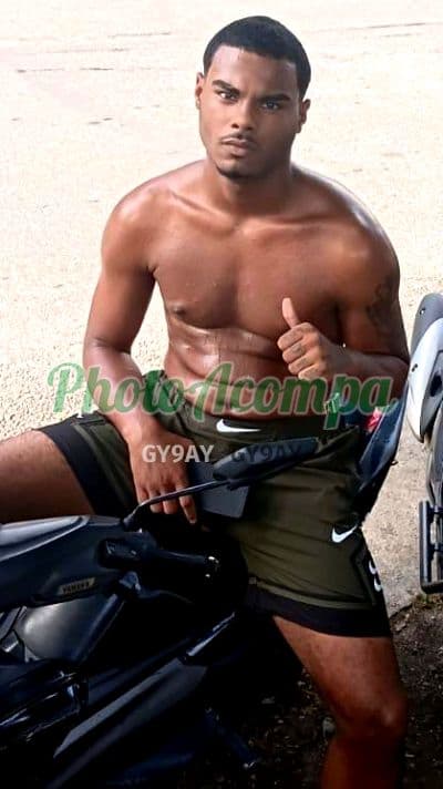 Acompanhante masculino em Rio de Janeiro com beijo na boca (4) — Yuri