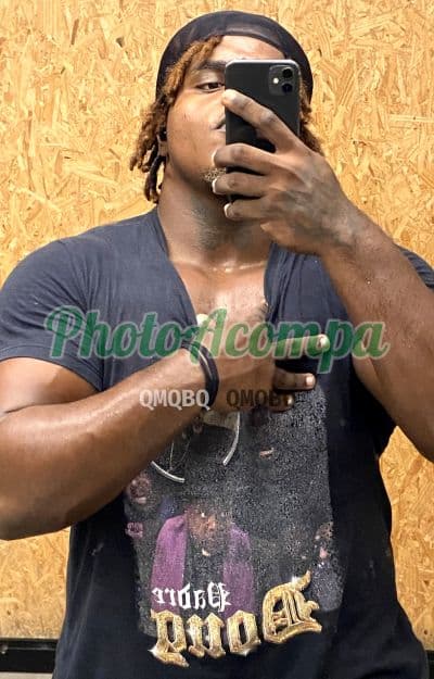 Acompanhante masculino em Rio de Janeiro com beijo na boca (4) — Yuri