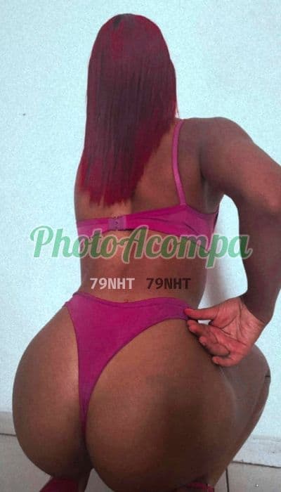 Travesti acompanhante em Jacareí com beijo na boca (2) — Ana Clara