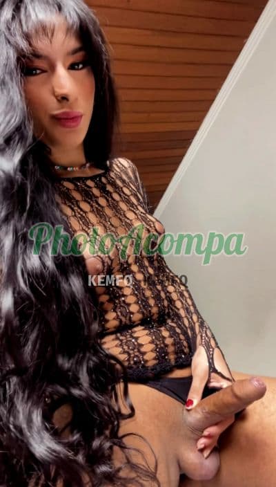 Travesti acompanhante em Itapetinga com beijo na boca (4) — Bella