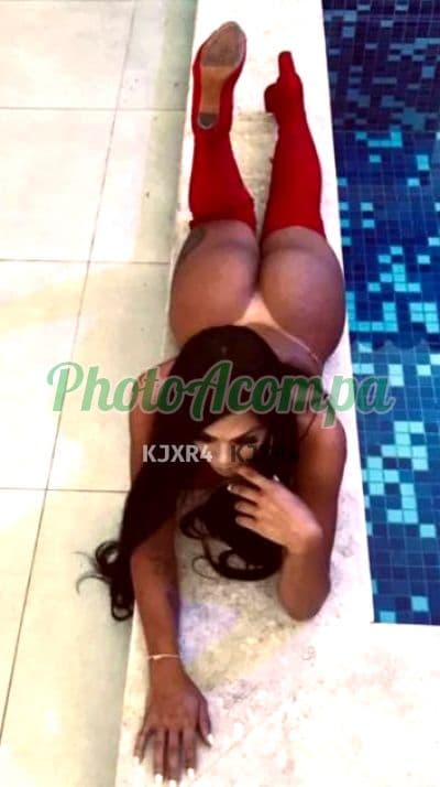 Travesti acompanhante em Porto Alegre com beijo grego (4) — Carol