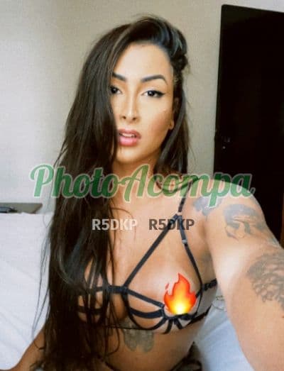 Travesti acompanhante em Rio de Janeiro com beijo grego (6) — Caroline