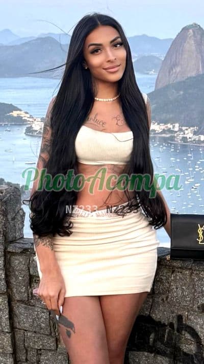 Travesti acompanhante em Duque de Caxias com beijo grego (2) — Dominique