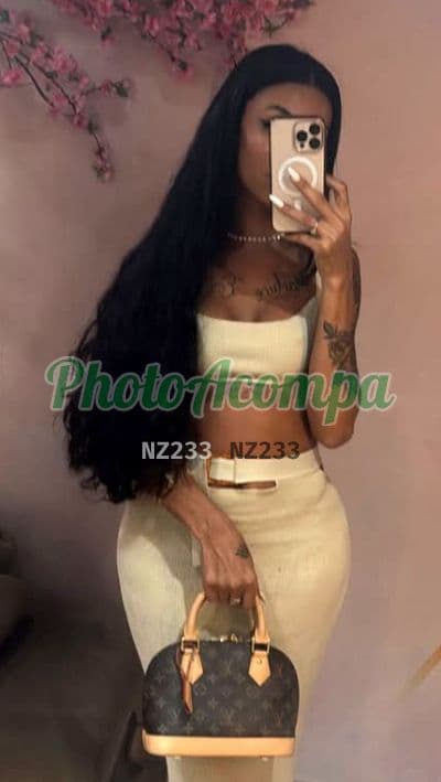 Travesti acompanhante em Duque de Caxias com beijo grego (6) — Dominique