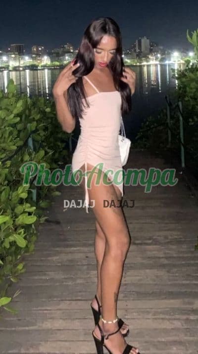 Travesti acompanhante em Rio de Janeiro com beijo grego (2) — Heloísa