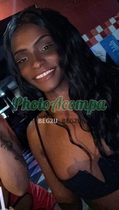 Travesti acompanhante em São João de Meriti com beijo grego (4) — Holly
