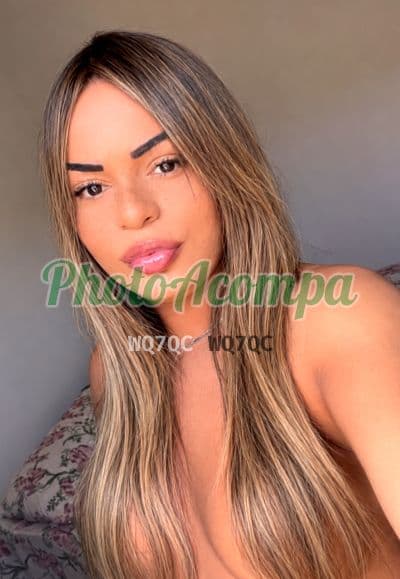 Travesti acompanhante em Guarulhos com beijo na boca (2) — Júlia