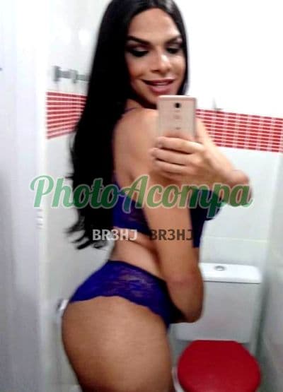 Travesti acompanhante em Rio de Janeiro com beijo grego (2) — Kelly