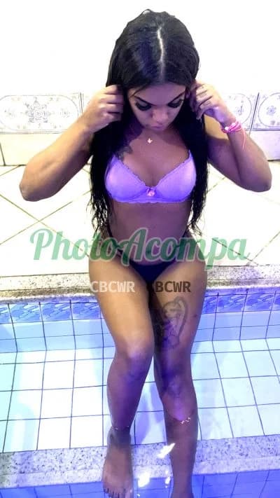 Travesti acompanhante em Rio de Janeiro com garganta profunda (2) — Lauriena