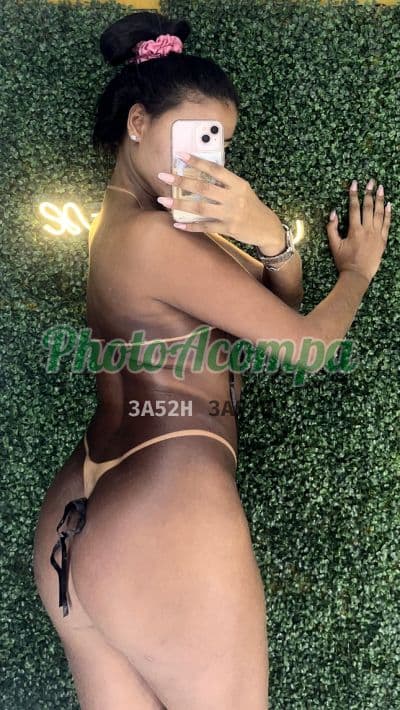 Travesti acompanhante em Rio de Janeiro com beijo na boca (2) — Luana