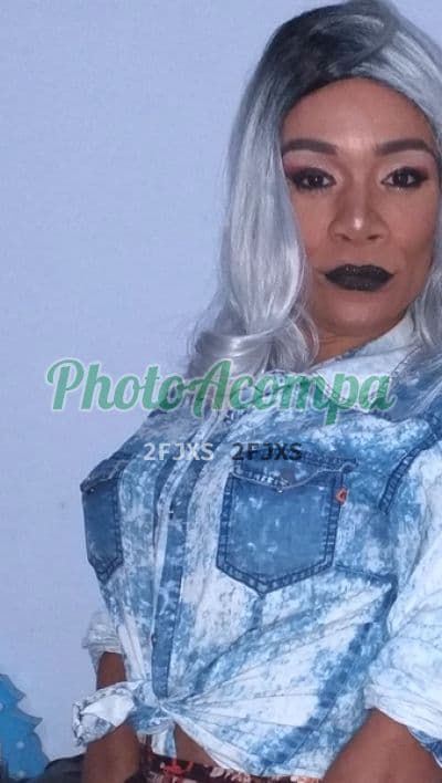 Travesti acompanhante em São Gonçalo com beijo na boca (2) — Lunnah
