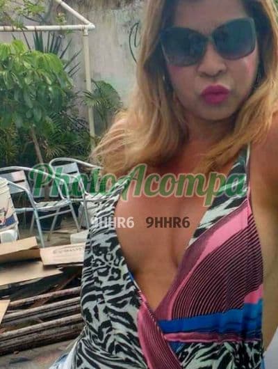Travesti acompanhante em Salvador com beijo grego (2) — Márcia