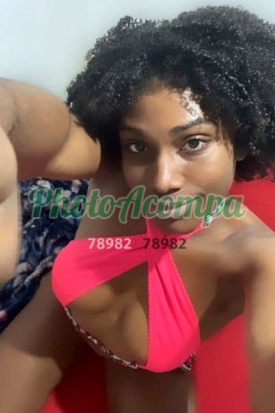 Travesti acompanhante em Maringá com beijo na boca (2) — Mel