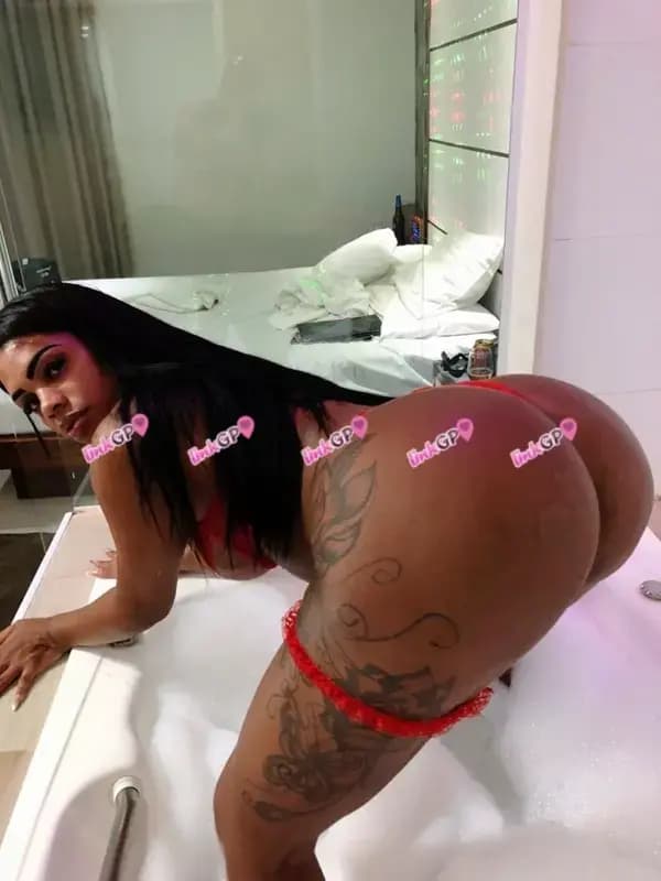 Travesti acompanhante apertadinha em Alto da Boa Vista, foto de perfil