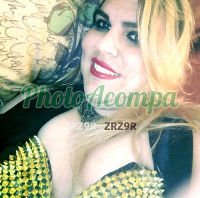 Travesti acompanhante em Santa Bárbara d'Oeste com beijo grego (2) — Mirella