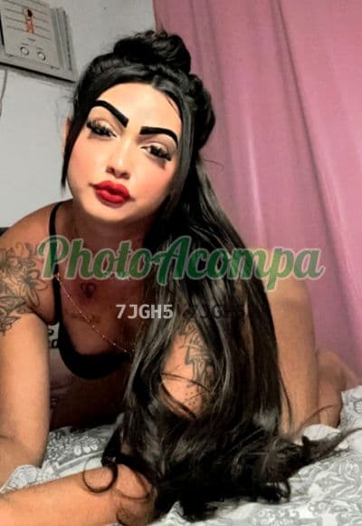 Travesti acompanhante em Duque de Caxias com beijo grego (4) — Paola