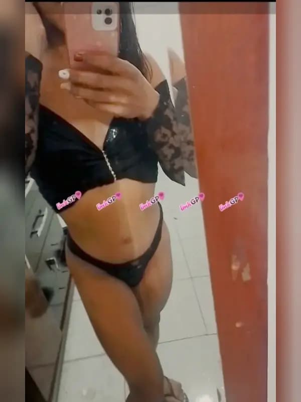 Travesti acompanhante em Barueri com beijo grego (4) — Ravena