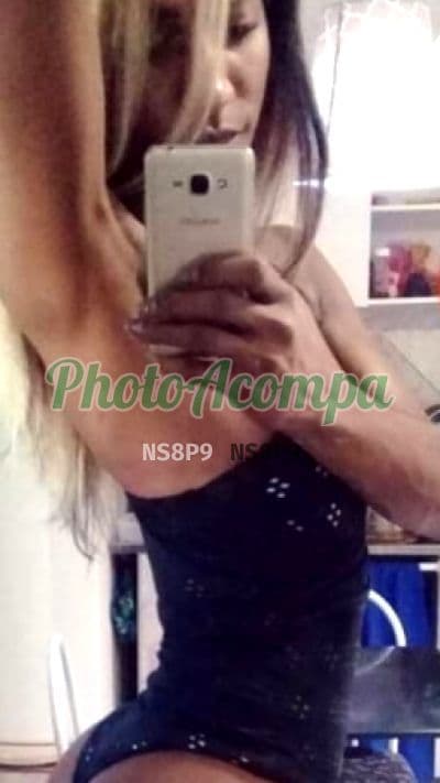Travesti acompanhante em Rio de Janeiro — oral sem camisinha, foto 4 de Simone
