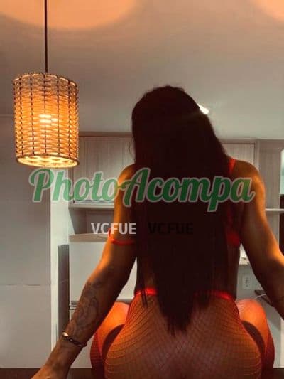 Travesti acompanhante em Rio de Janeiro com beijo grego (2) — Valeska