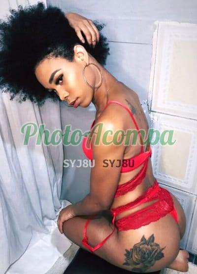 Travesti acompanhante em São Paulo — oral sem camisinha, foto 4 de Vanessa