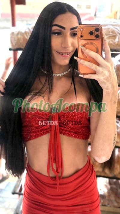 Travesti acompanhante em Rio de Janeiro com beijo grego (2) — Victória