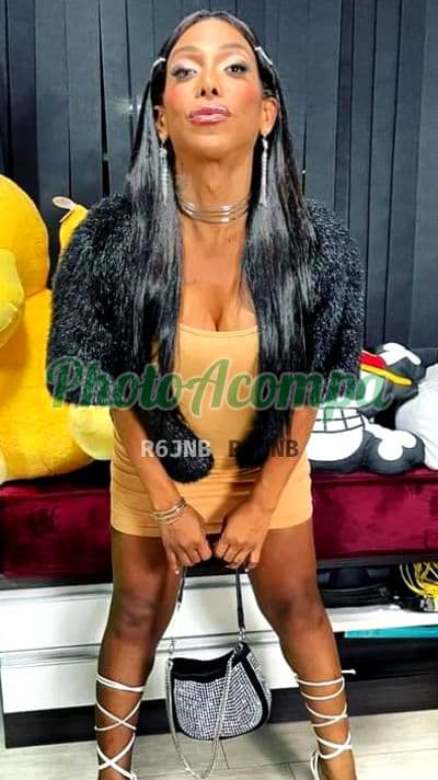 Travesti acompanhante em Araxá com beijo na boca (4) — Ysabella