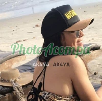 Acompanhante em Guarulhos com beijo na boca (2) — Beatriz Santos