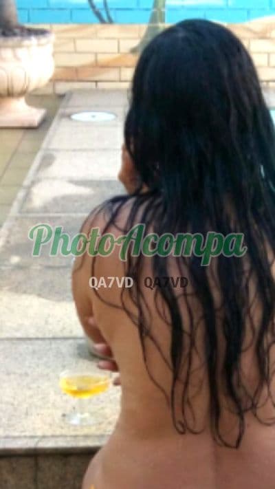Acompanhante em Rio de Janeiro com beijo grego (2) — Carla Castelli