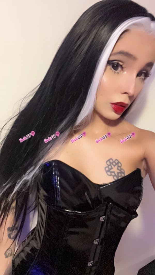 Acompanhante cabelo longo em Brasil (3) — Gótica