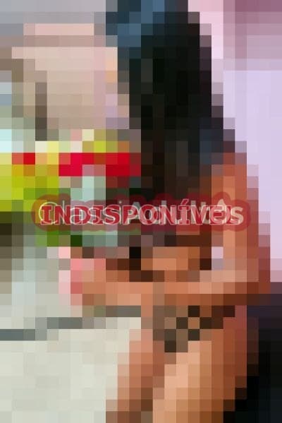 Acompanhante morena em Rio de Janeiro — Iniciante, doida pra aprender coisas novas.
