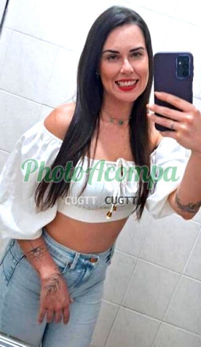 Acompanhante em São Paulo com beijo na boca (2) — Júlia Gomes