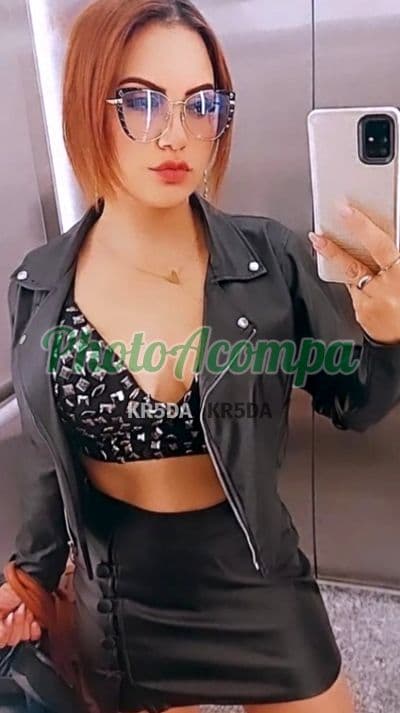 Acompanhante em Indaiatuba com beijo na boca (2) — Julia Medeiros