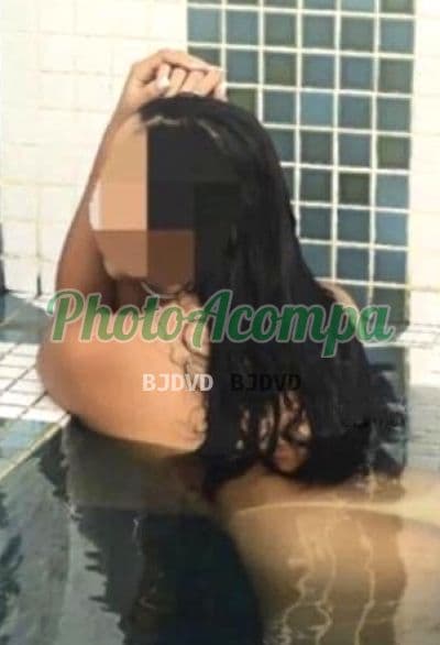 Acompanhante em Uberaba com beijo grego (2) — Larissa