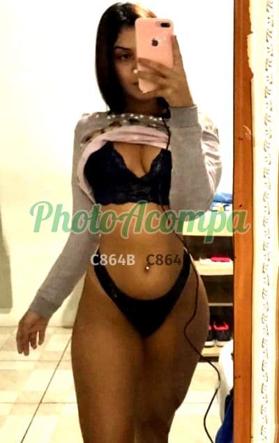 Acompanhante em Uberlândia com beijo grego (6) — Larissa Silva
