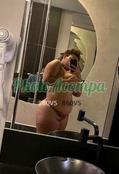 Acompanhante em Valença com beijo na boca (2) — Leona