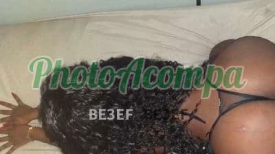 Acompanhante de seios naturais em Niterói (3) — Leona