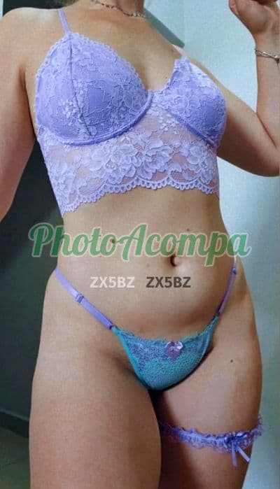 Acompanhante em Curitiba com beijo na boca (2) — Lívia