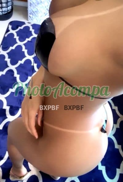 Acompanhante em São Paulo com beijo na boca (2) — Lívia Riachy