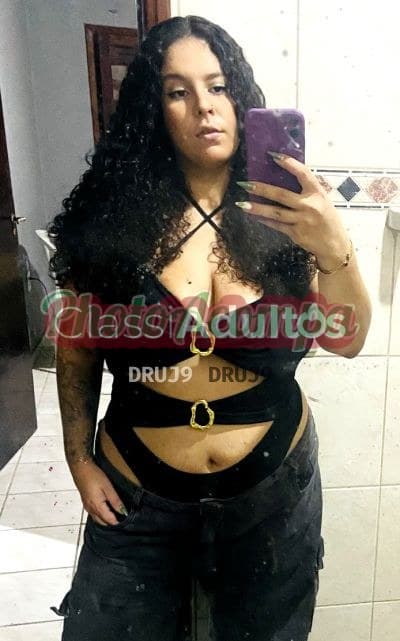 Acompanhante morena em Ubatuba, foto de perfil