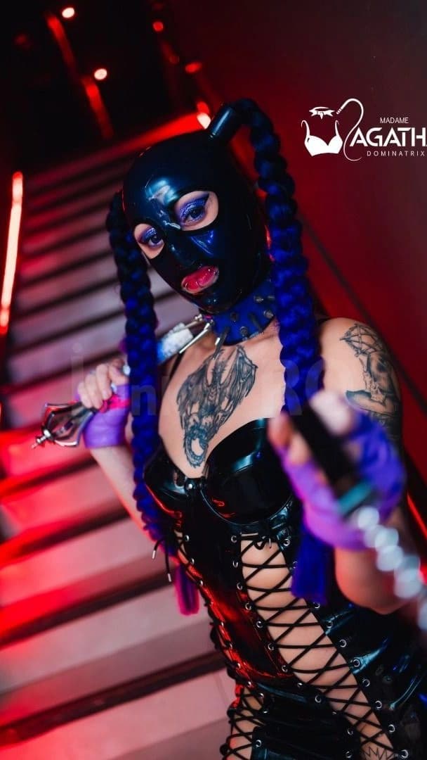 Acompanhante em São Paulo com fetiche de pés (8) — Madame Agatha