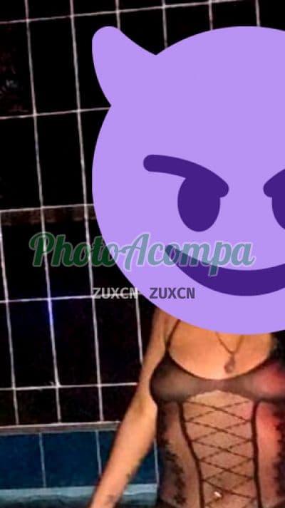 Acompanhante em Nova Iguaçu com beijo na boca (2) — Nicole