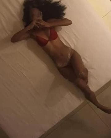 Acompanhante cabelo pretos em Londrina, foto de perfil