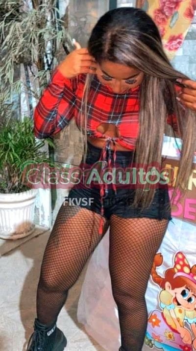 Acompanhante morena em São José dos Campos — Paola Andrada